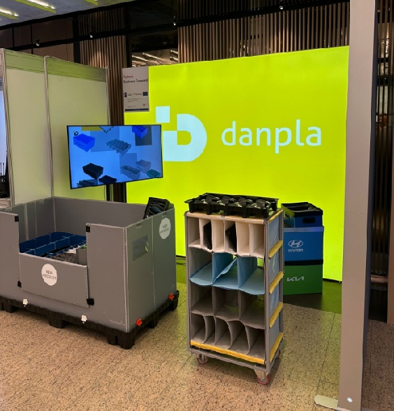 CEE Czechy 25r Danpla uczestniczy w targach